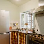 Guesthost - Rustic House Near With Private Parking And Garden! * Λούκα