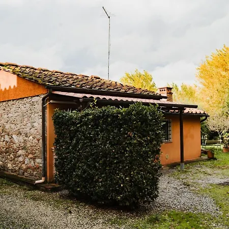 Rustic House Near With Private Parking And Garden! 루카