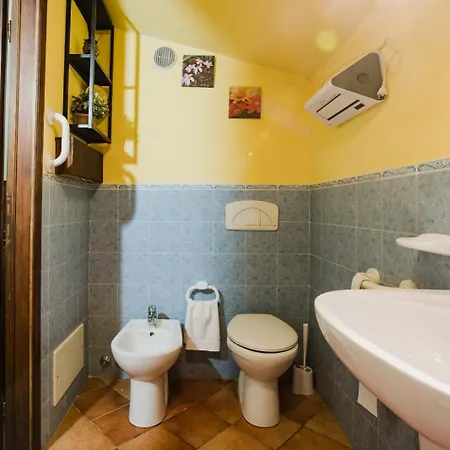 Rustic House Near With Private Parking And Garden! Appartement