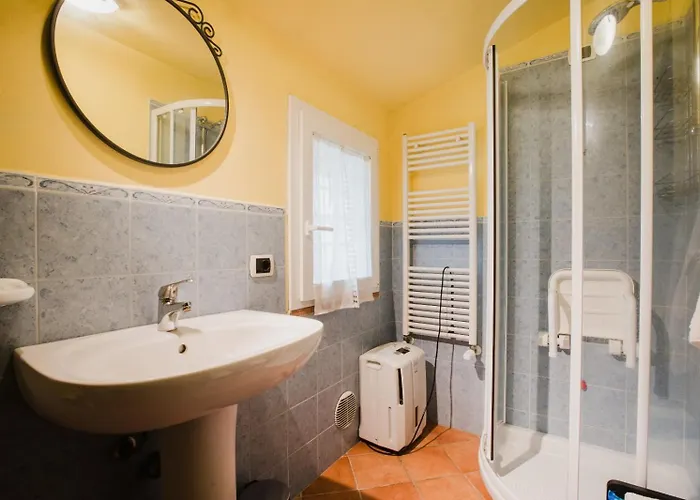 Rustic House Near With Private Parking And Garden! *