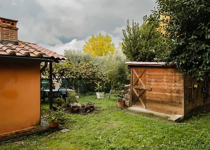 Rustic House Near With Private Parking And Garden!